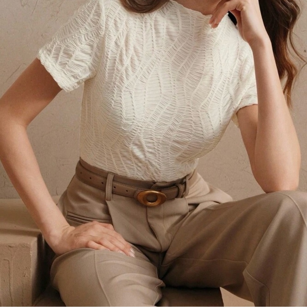 Chic White Textured Women's Blouse